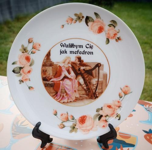 Talerz ceramiczny Sarnodzieło 20 cm Waliłbym Cię jak Mefedron