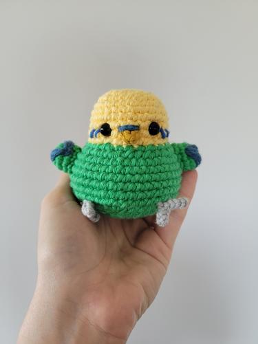 Amigurumi maskotka - Papużka falista