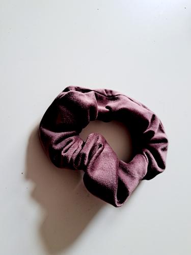 Gumka scrunchie welurowa bordowa gładka miękka velvet