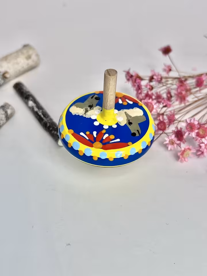 Drewniany bączek z motywem alpaki