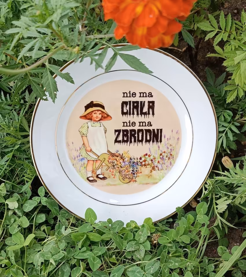 Talerz Sarnodzieło 20 cm Nie ma ciała nie ma zbrodni