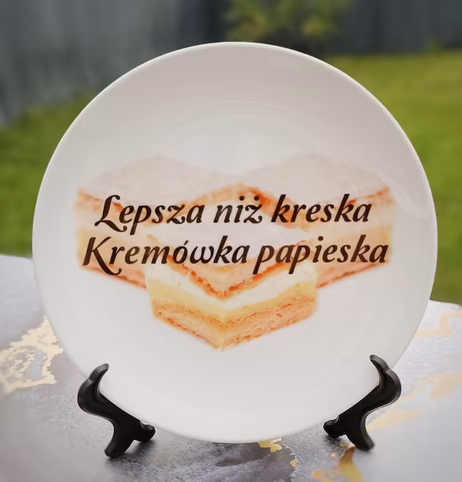 Talerz Sarnodzieło 20cm Lepsza niż kreska Kremówka papieska