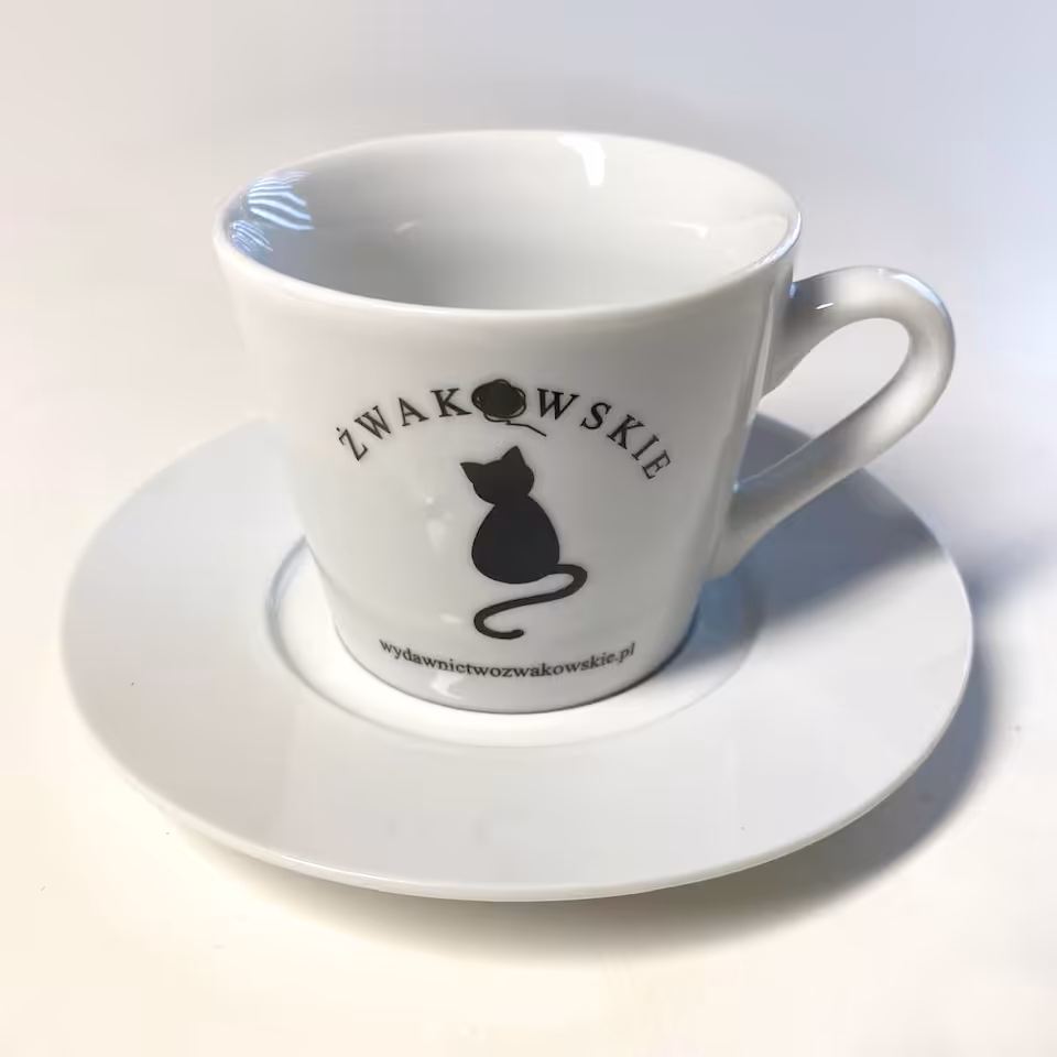 Klasyczna porcelanowa filiżanka z kotem