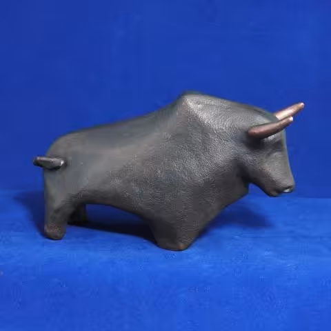 Ceramika: "Byczek", wymiary figurki: 16 x 9 cm (Kliknij, żeby dowiedzieć się więcej)