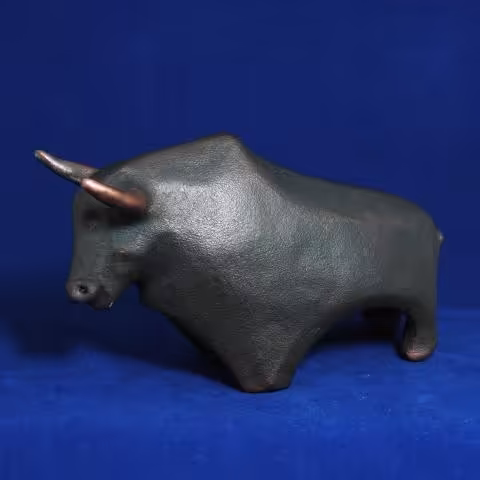 Ceramika: "Byczek", wymiary figurki: 16 x 9 cm (Kliknij, żeby dowiedzieć się więcej)