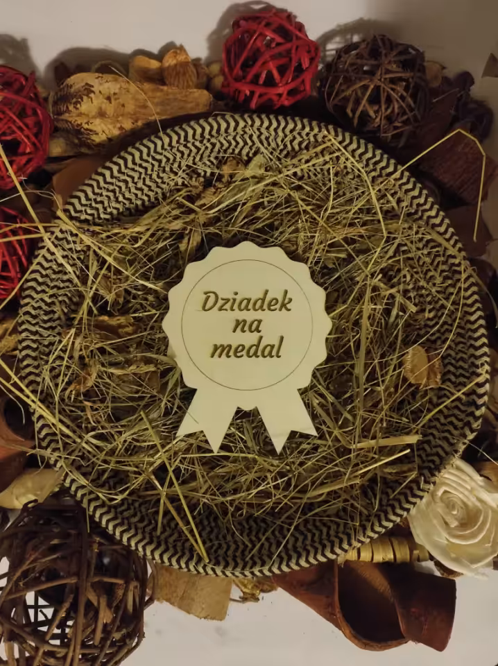 MAGNES DZIADEK NA MEDAL