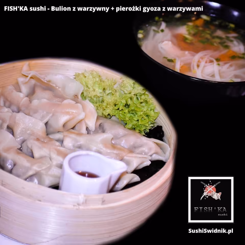 Lunch - Bulion z warzywny + pierożki gyoza z warzywami