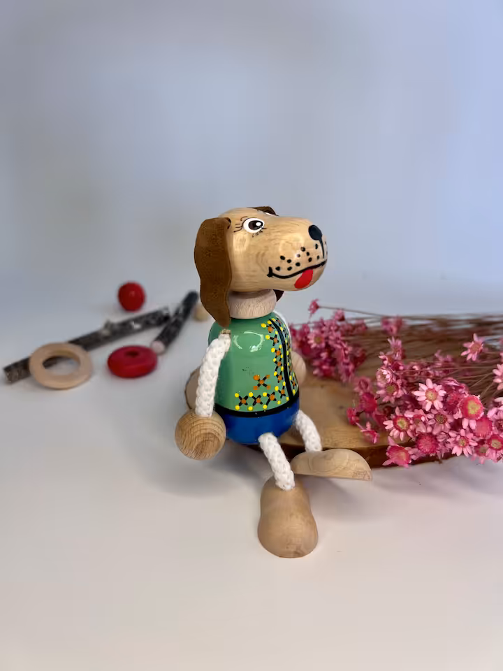 Drewniana lalka /pamiątka piesek Pimpek
