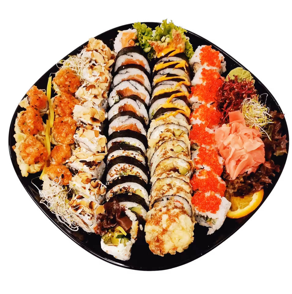 Sylwestrowy Zestaw Sushi (48 szt.) Hoso temp. tatar 8 szt, California sake grill 8 szt,  Futomaki  Sake Phil. 6 szt,  Futomaki Avokado Phil. 6 szt, Futomaki Ebi temp. 6 szt, Futomaki temp. 6 szt, California z sałatką krabową i kawiorem 8 szt.