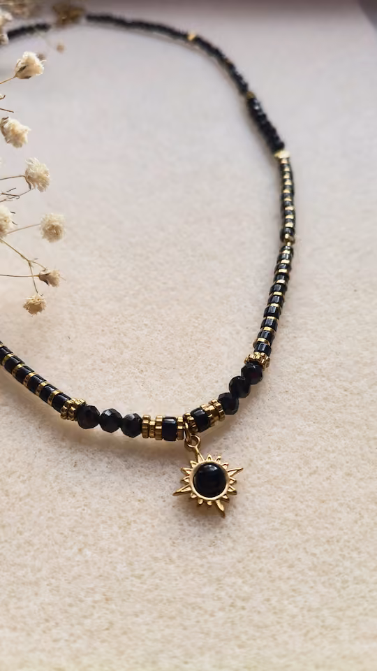 Naszyjnik  kamienia naturalnego CZARNY SPINEL z zawieszką