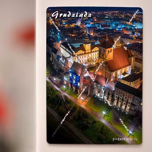 Magnes na lodówkę Grudziądz Nocą 7 x 10 cm 5 sztuk