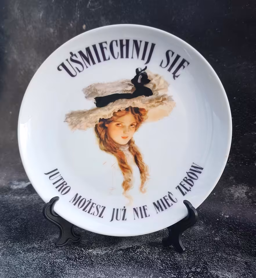 Talerz ceramiczny Sarnodzieło 20 cm Uśmiechnij się - jutro możesz już nie mieć zębów