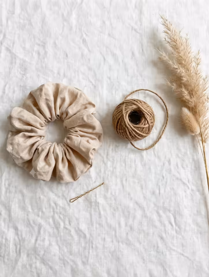 08. SANDY GLOW - scrunchie - PREMIUM