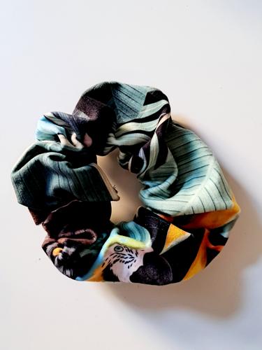 Gumka scrunchie welurowa dżungla we wzory