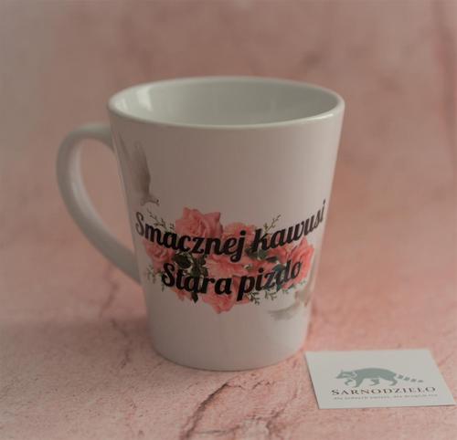 Kubek latte Sarnodzieło Smacznej kawusi stara pizdo, 350 ml 24h