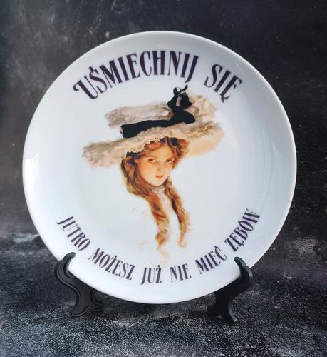 Talerz ceramiczny Sarnodzieło 20 cm Uśmiechnij się - jutro możesz już nie mieć zębów