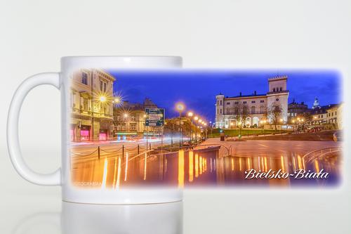 Kubek Bielsko-Biała Zamek Książąt Sułkowskich nocą