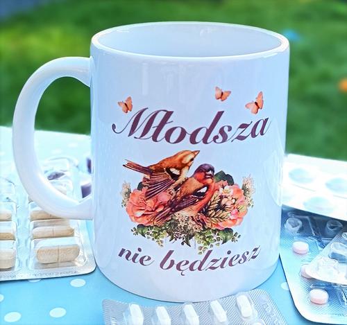 Kubek ceramiczny Sarnodzieło 330 ml Młodsza nie będziesz