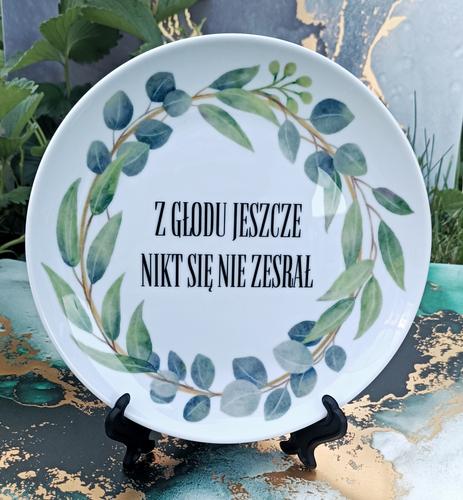 Talerz ceramiczny Sarnodzieło 20 cm Z głodu jeszcze nikt się nie zesrał